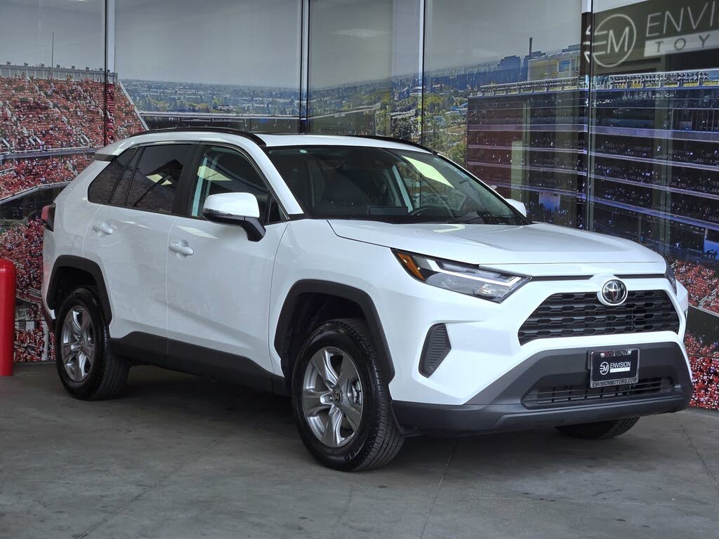 2025 Toyota RAV4 XLE AWD