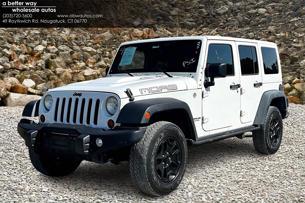 2013 Jeep Wrangler Unlimited Sahara 4WD