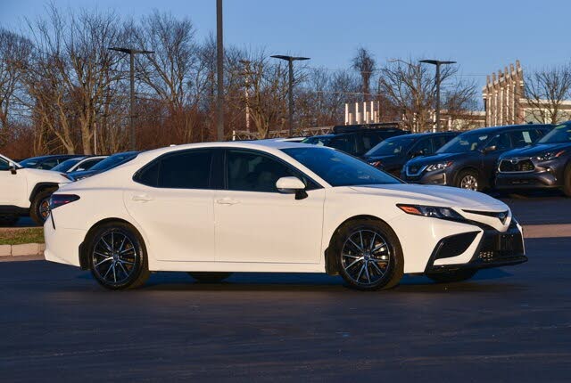 2021 Toyota Camry SE FWD