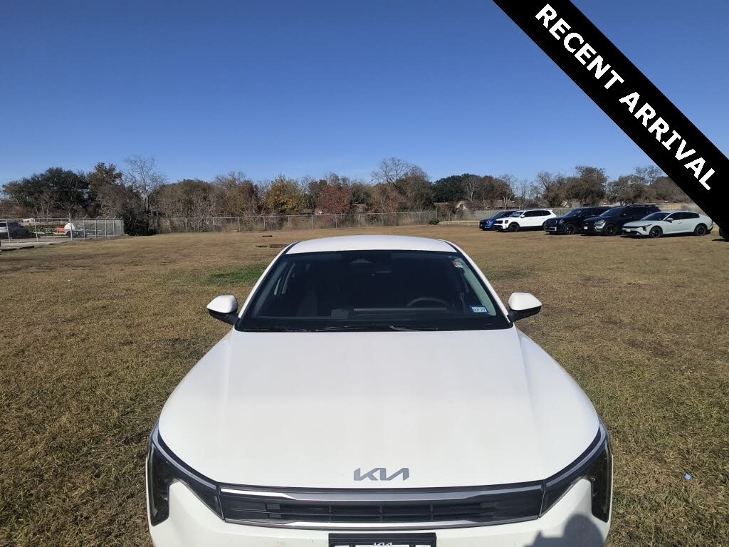2025 Kia K4 LXS FWD