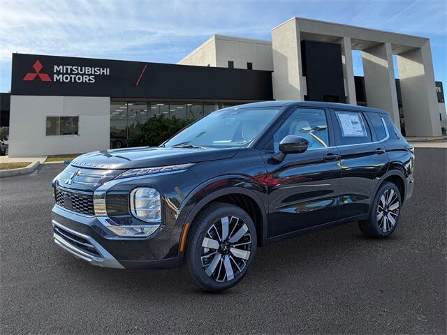 2025 Mitsubishi Outlander SE FWD