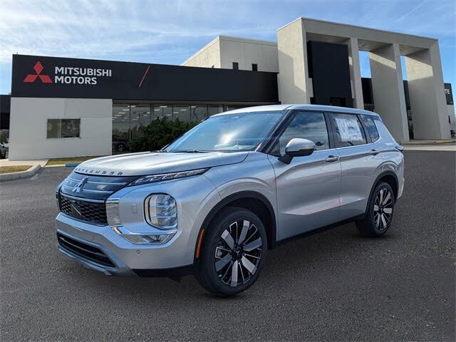 2025 Mitsubishi Outlander SE FWD