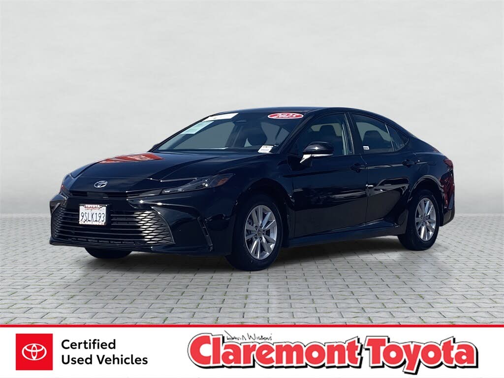 2025 Toyota Camry LE FWD