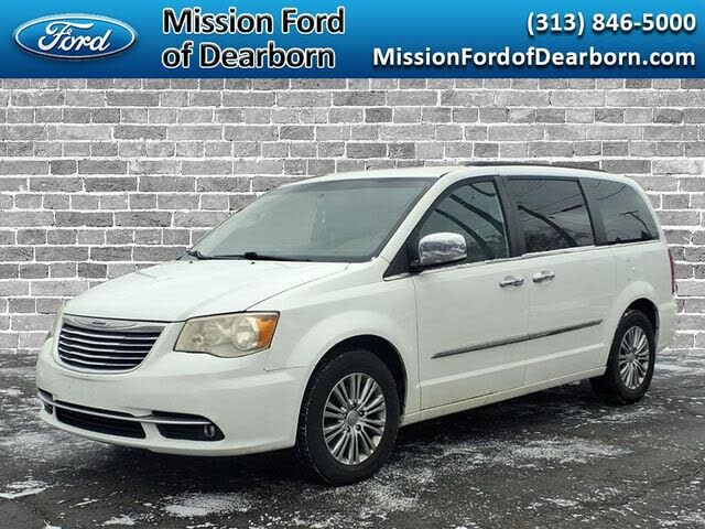 2014 Chrysler Town & Country Touring-L FWD