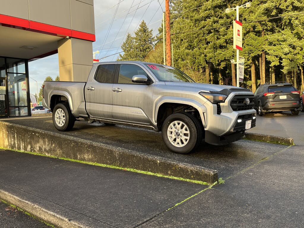 2025 Toyota Tacoma SR5 Double Cab 4WD