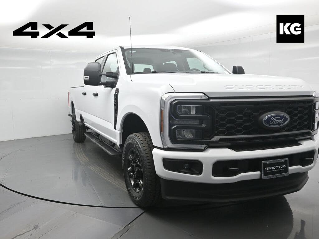 2026 Ford F-350 Super Duty XL Crew Cab 4WD