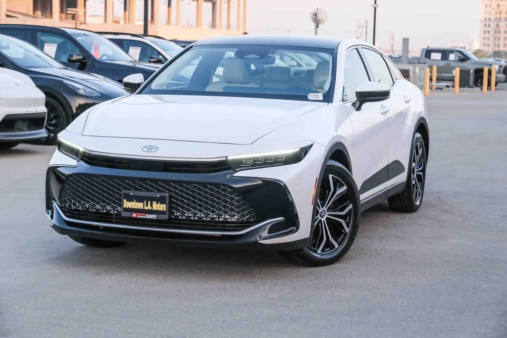 2023 Toyota Crown Limited AWD