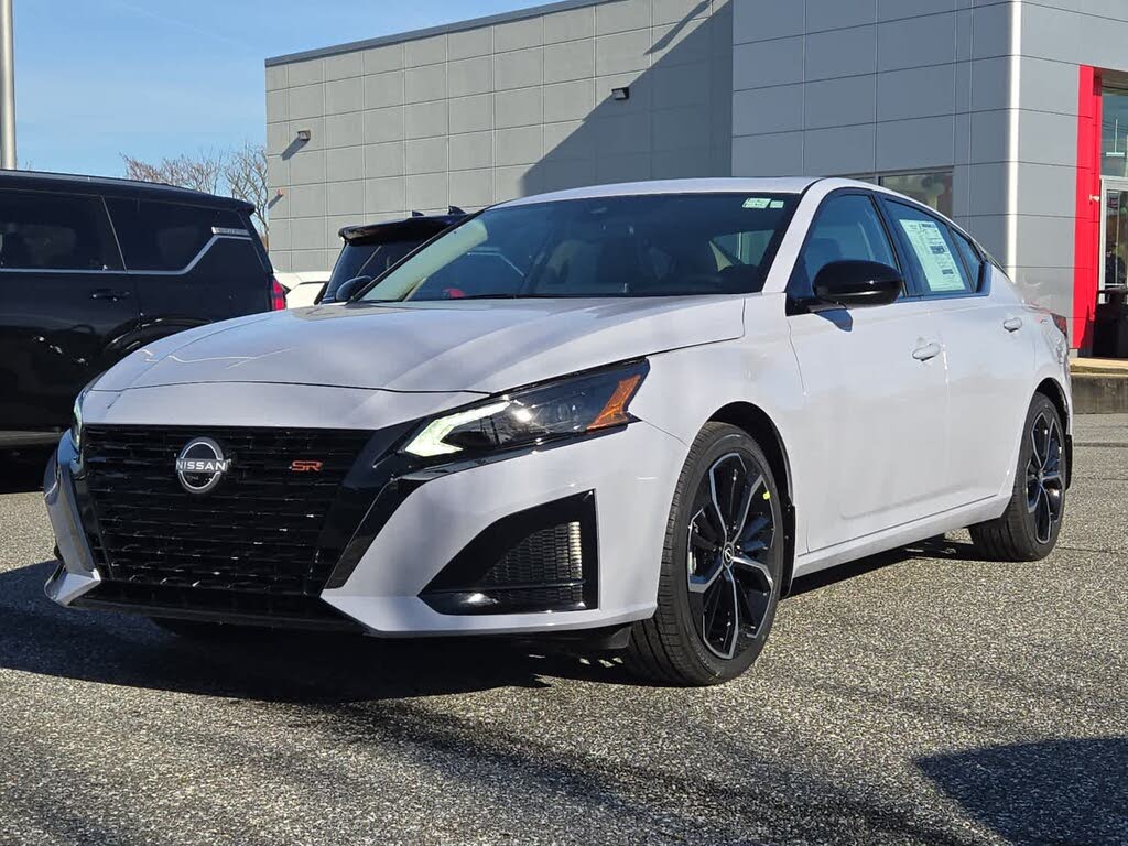 2025 Nissan Altima 2.5 SR FWD