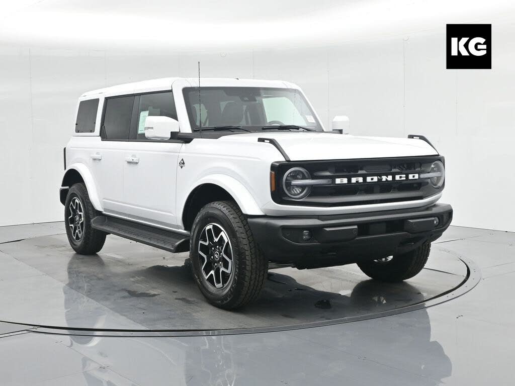 2025 Ford Bronco Outer Banks 4-Door 4WD