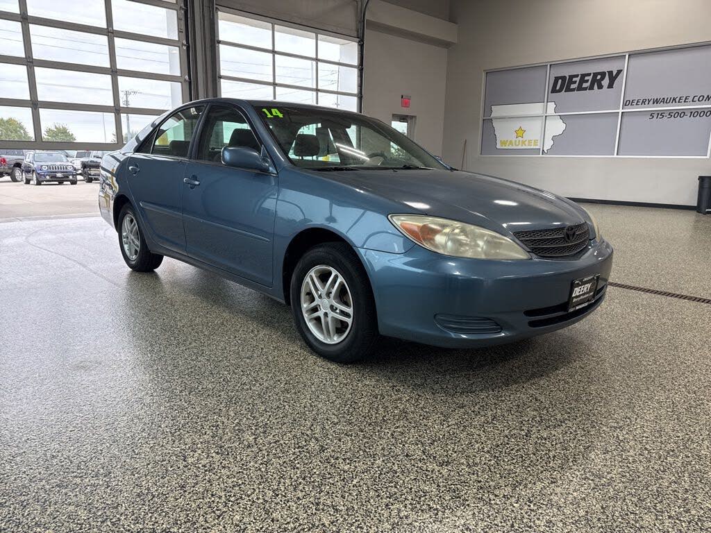 2004 Toyota Camry LE FWD