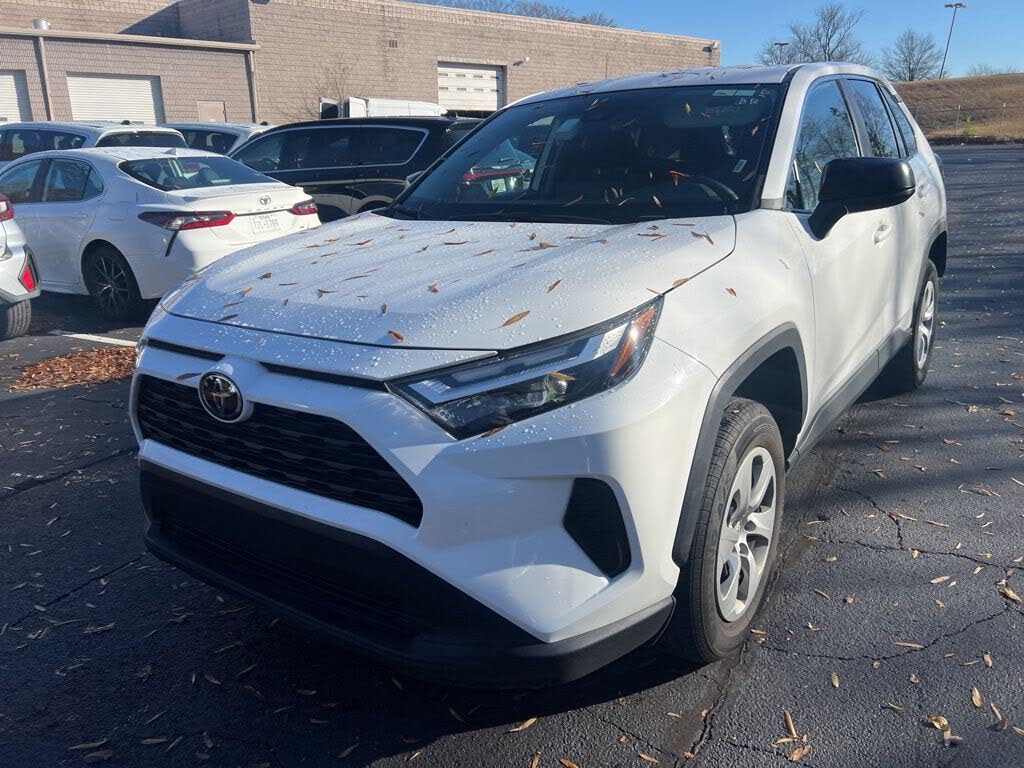 2024 Toyota RAV4 LE FWD