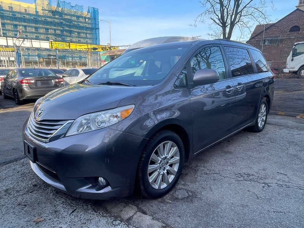 2014 Toyota Sienna XLE 7-Passenger AWD