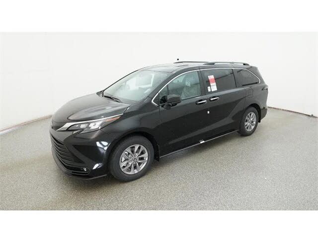 2026 Toyota Sienna XLE 7-Passenger FWD
