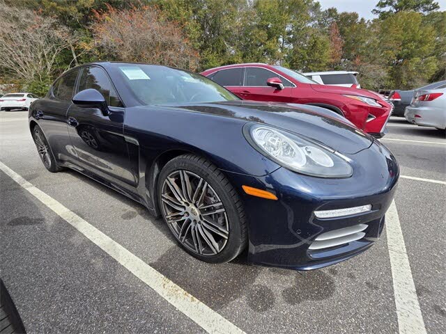 2016 Porsche Panamera 4 Edition