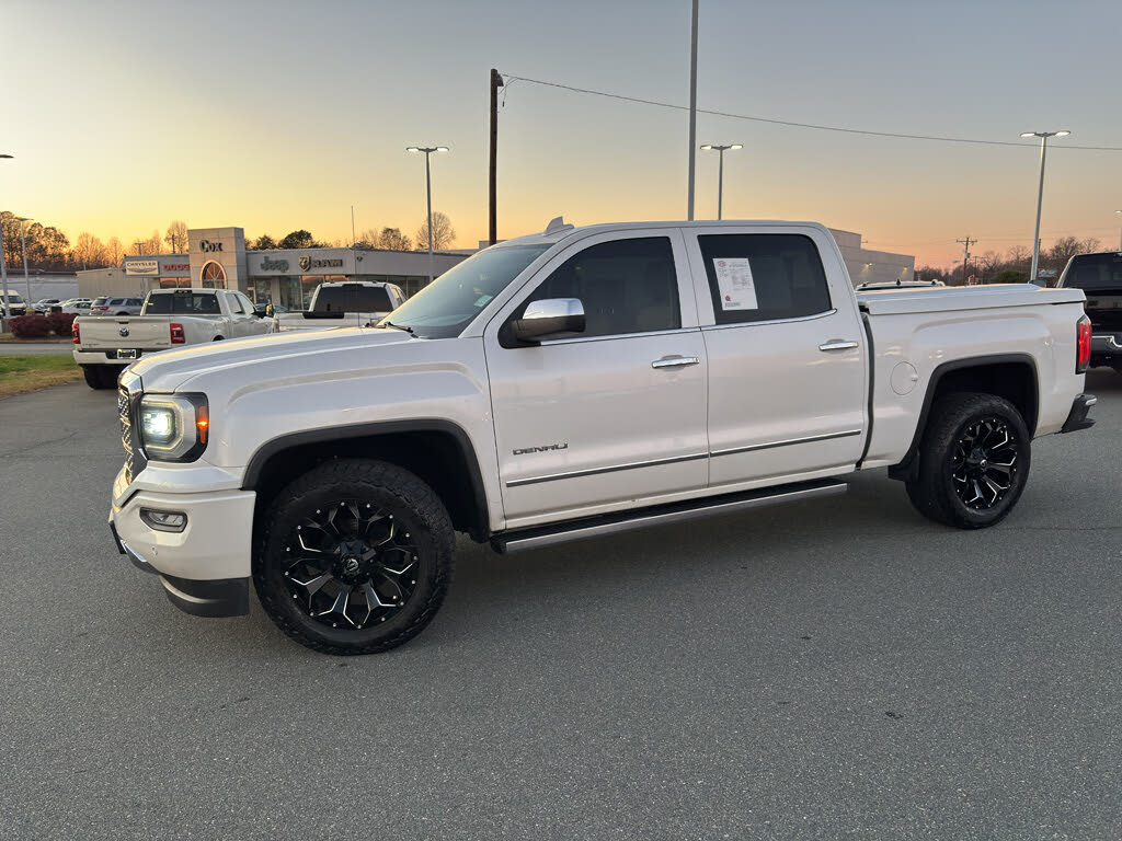 2017 GMC Sierra 1500 Denali Crew Cab 4WD