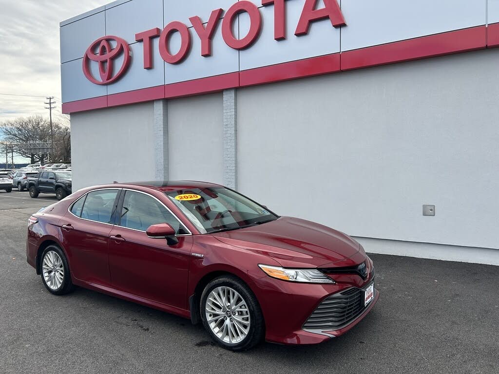 2020 Toyota Camry Hybrid XLE FWD