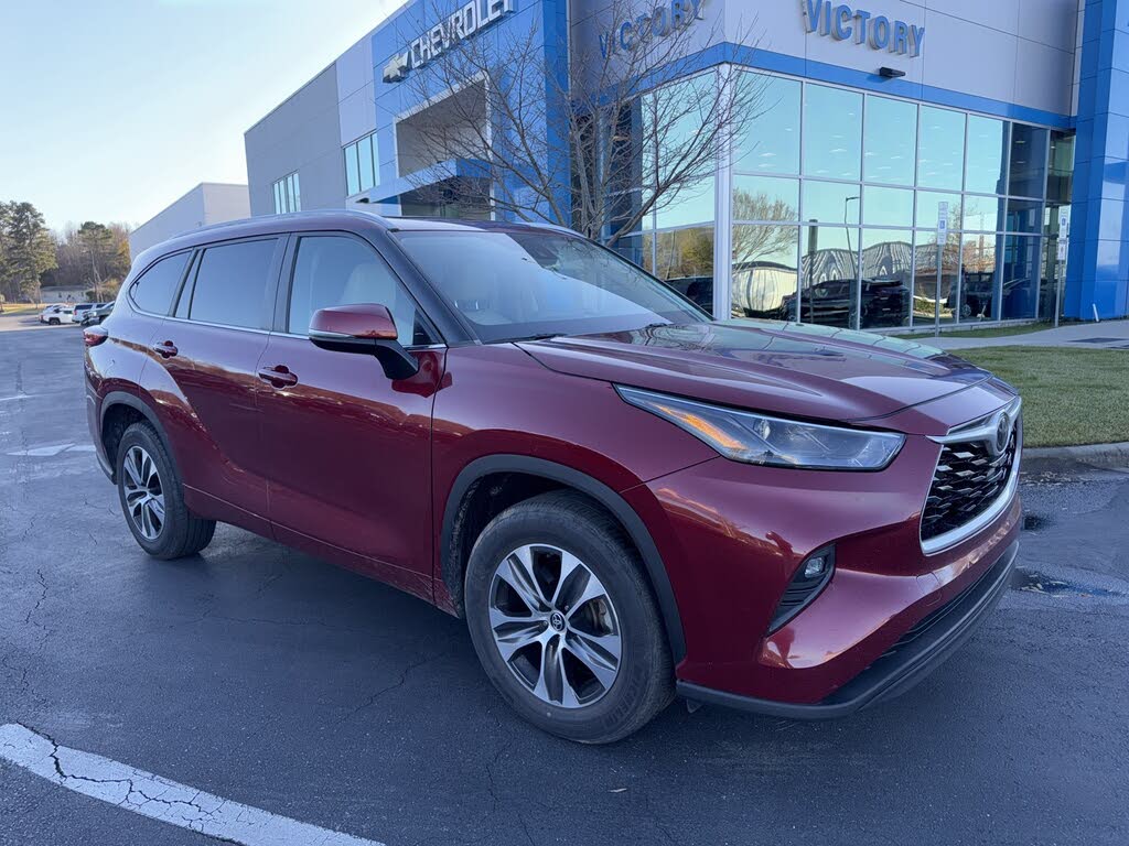 2023 Toyota Highlander XLE FWD