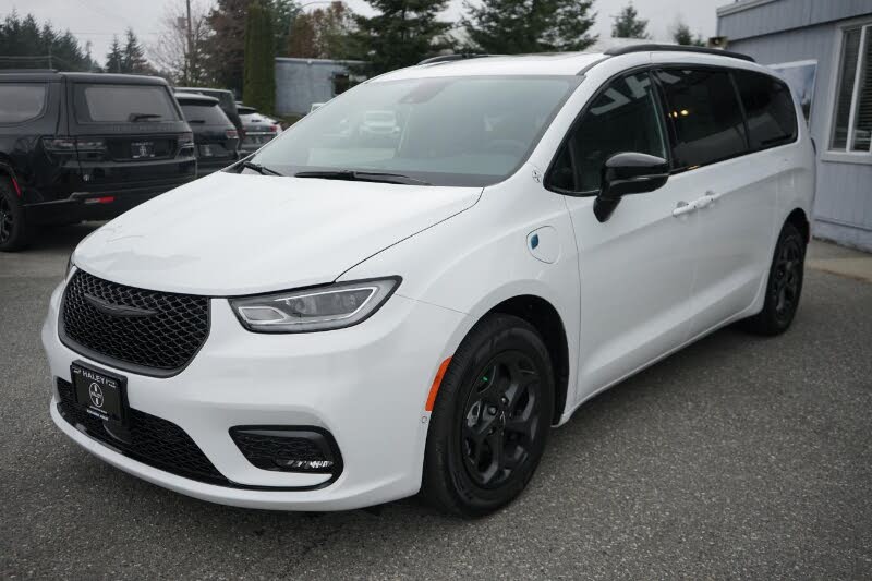 Chrysler Pacifica Hybrid Premium S Appearance FWD 2024