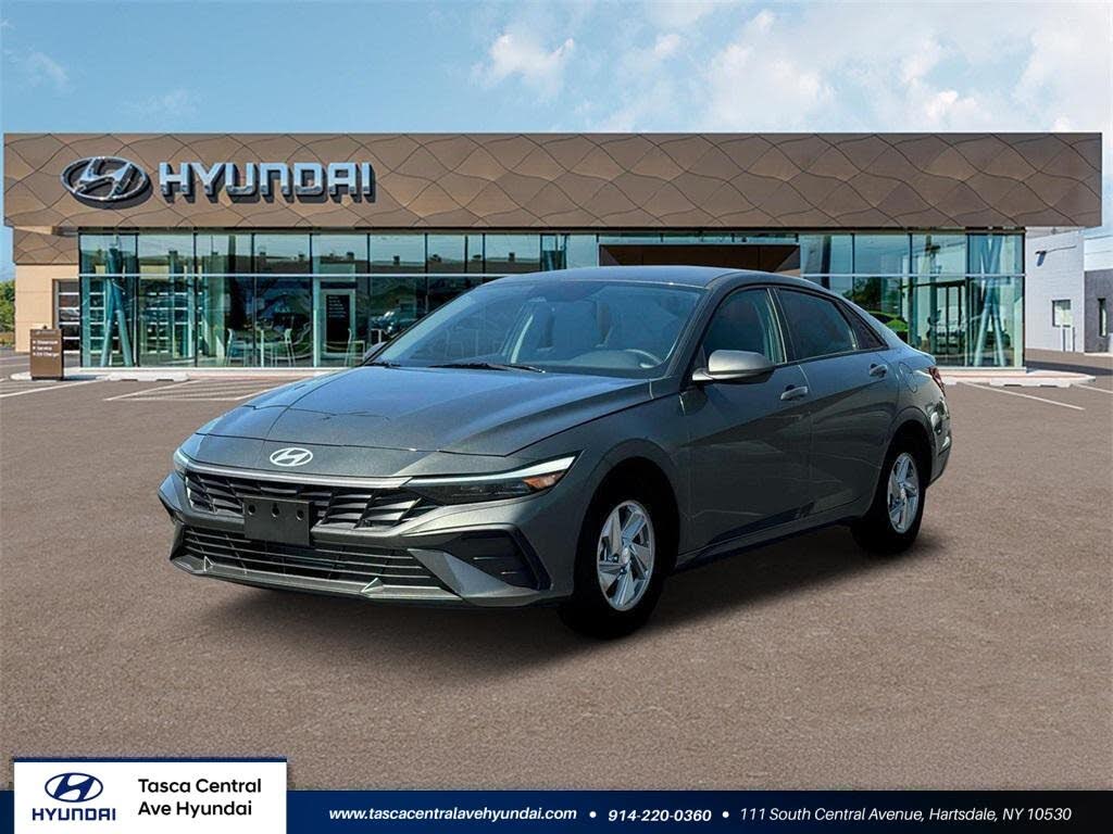 2025 Hyundai Elantra SE FWD