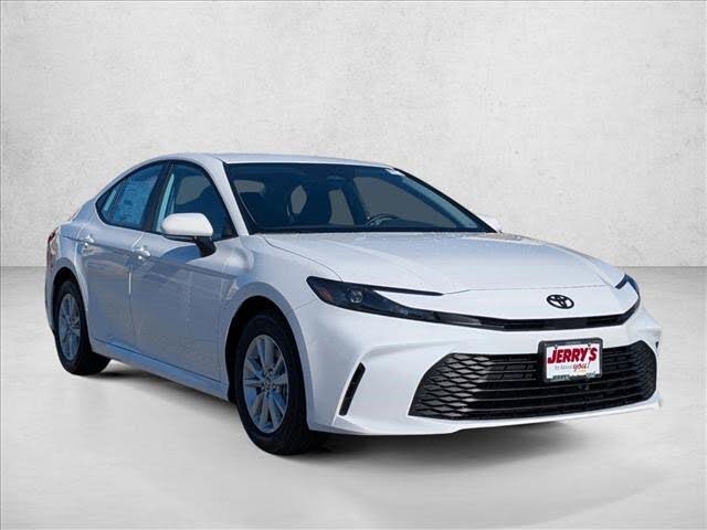 2026 Toyota Camry LE FWD