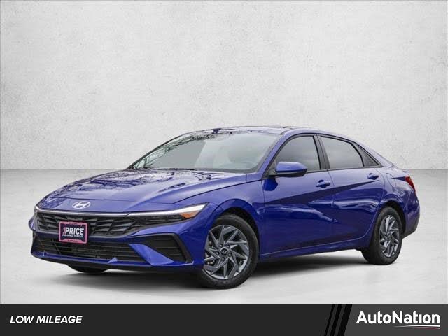 2024 Hyundai Elantra SEL FWD