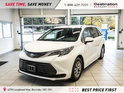 2025 Toyota Sienna LE 8-Passenger AWD