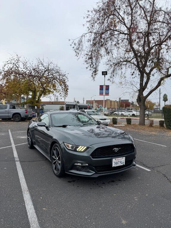 2015 Ford Mustang EcoBoost Coupe RWD