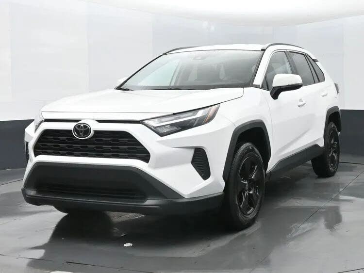 2024 Toyota RAV4 XLE FWD