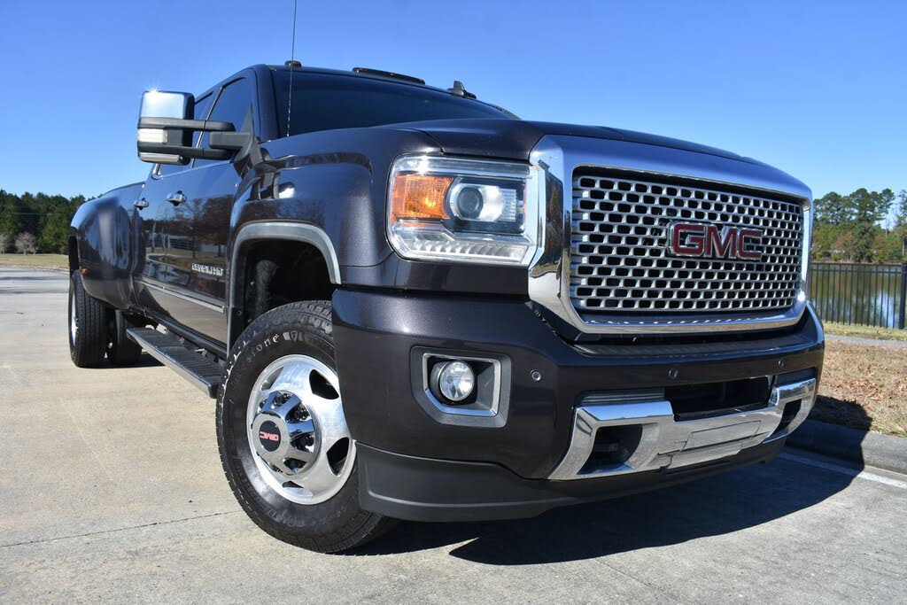 2016 GMC Sierra 3500HD Denali Crew Cab LB DRW 4WD