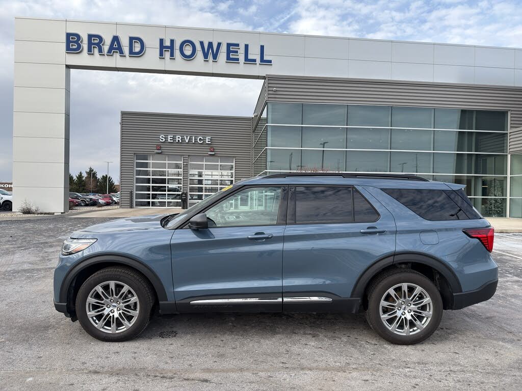 2025 Ford Explorer Active AWD