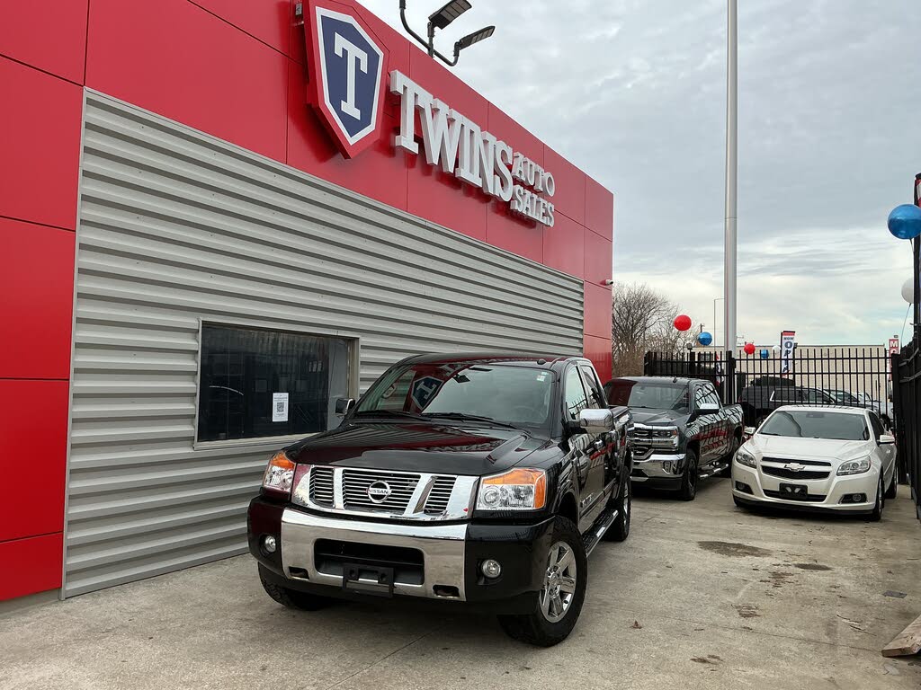 2015 Nissan Titan SV Crew Cab 4WD