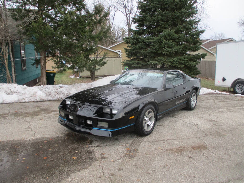 1988 Chevrolet Camaro IROC-Z Coupe RWD