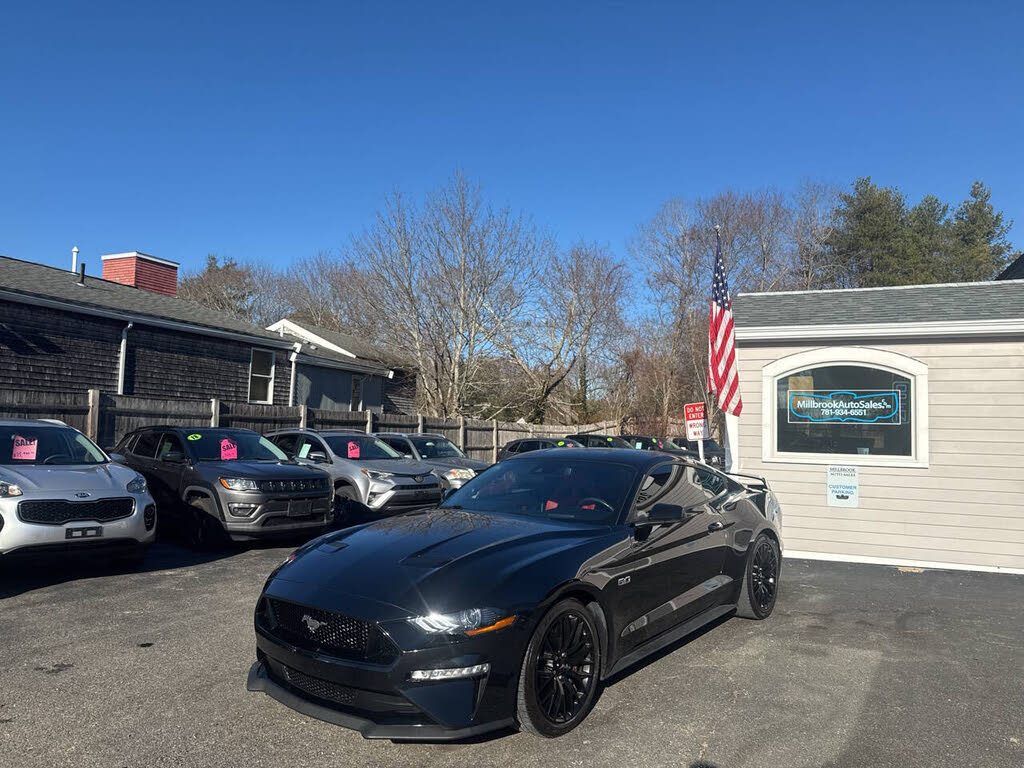 2018 Ford Mustang GT Premium Coupe RWD