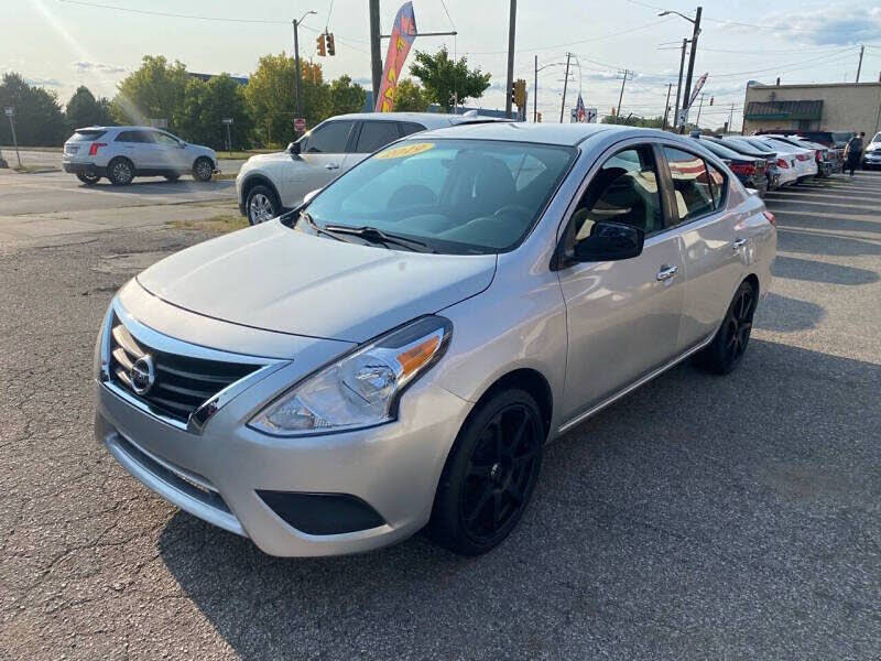 2019 Nissan Versa SV FWD