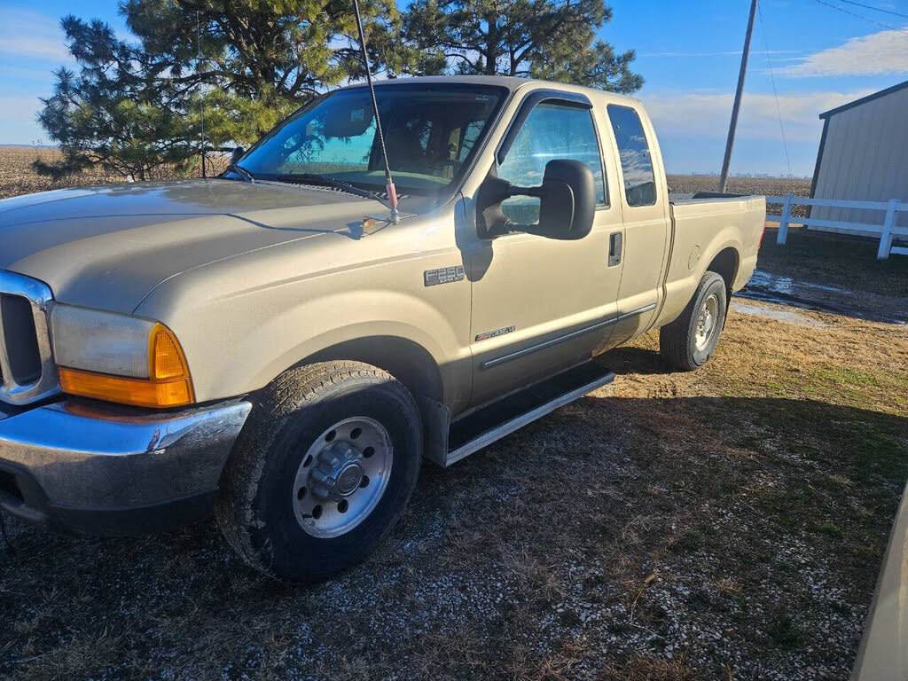 2000 Ford F-250 Super Duty XLT Extended Cab SB