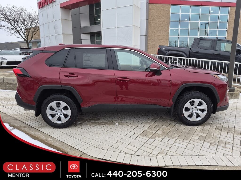 2025 Toyota RAV4 LE AWD