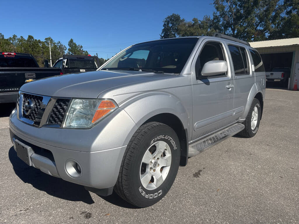 2006 Nissan Pathfinder LE