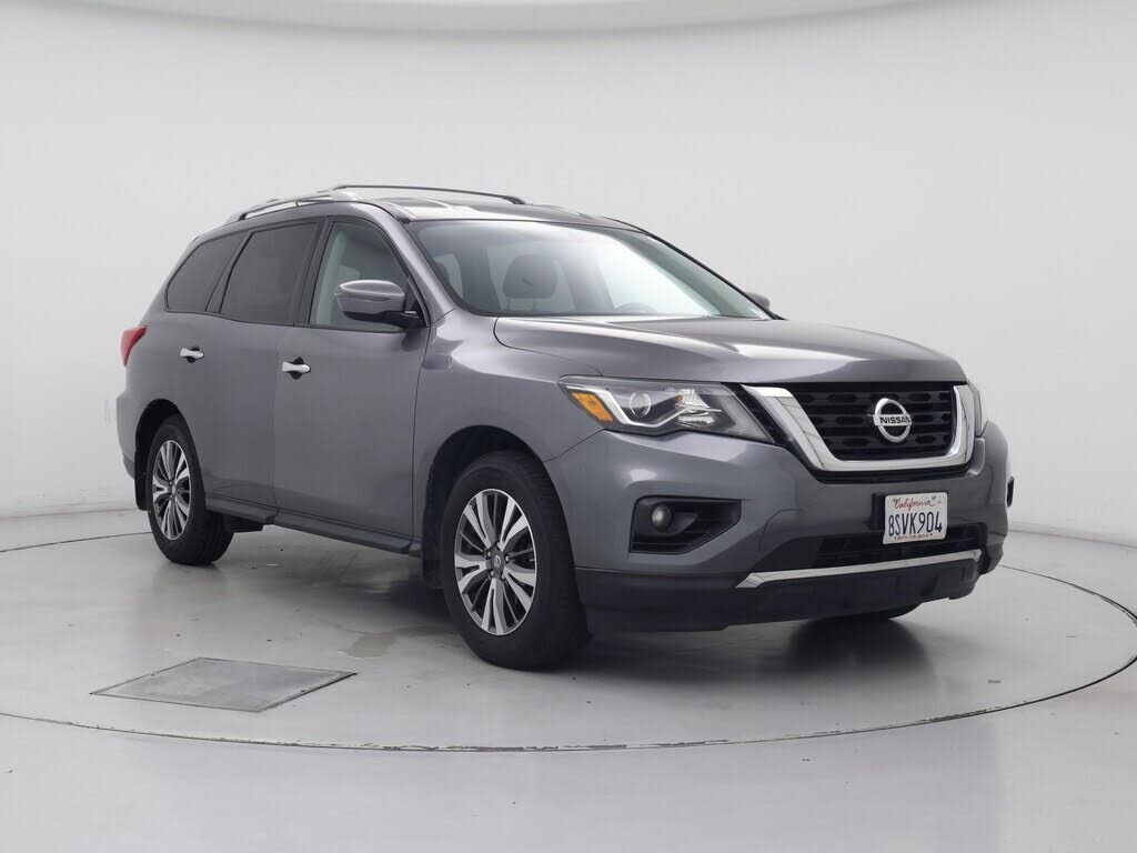 2017 Nissan Pathfinder SV