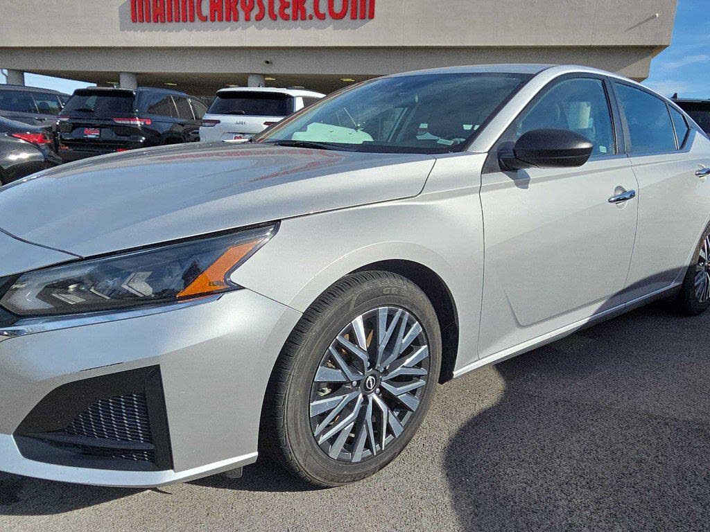 2024 Nissan Altima 2.5 SV FWD