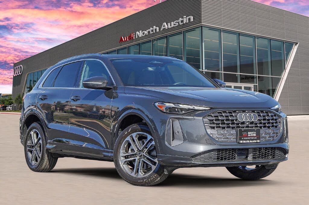 2025 Audi Q5 quattro Premium 40 TFSI