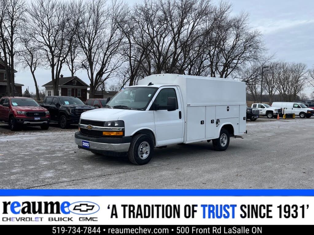 2025 Chevrolet Express Chassis 3500 Cutaway 139