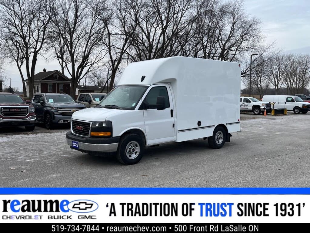 2025 GMC Savana Chassis 3500 139 Cutaway RWD