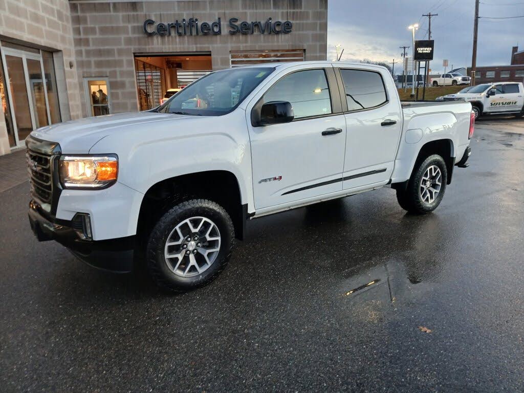 2022 GMC Canyon AT4 Crew Cab 4WD with Leather