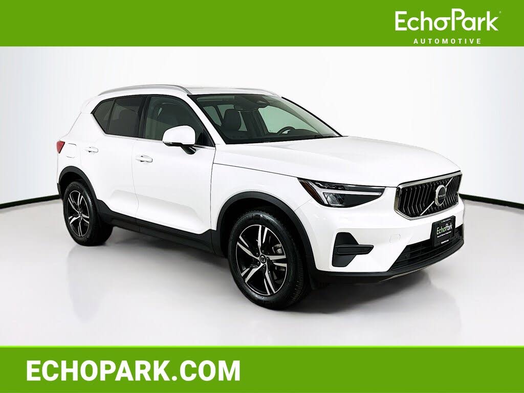 2025 Volvo XC40 B5 Core Bright Theme AWD