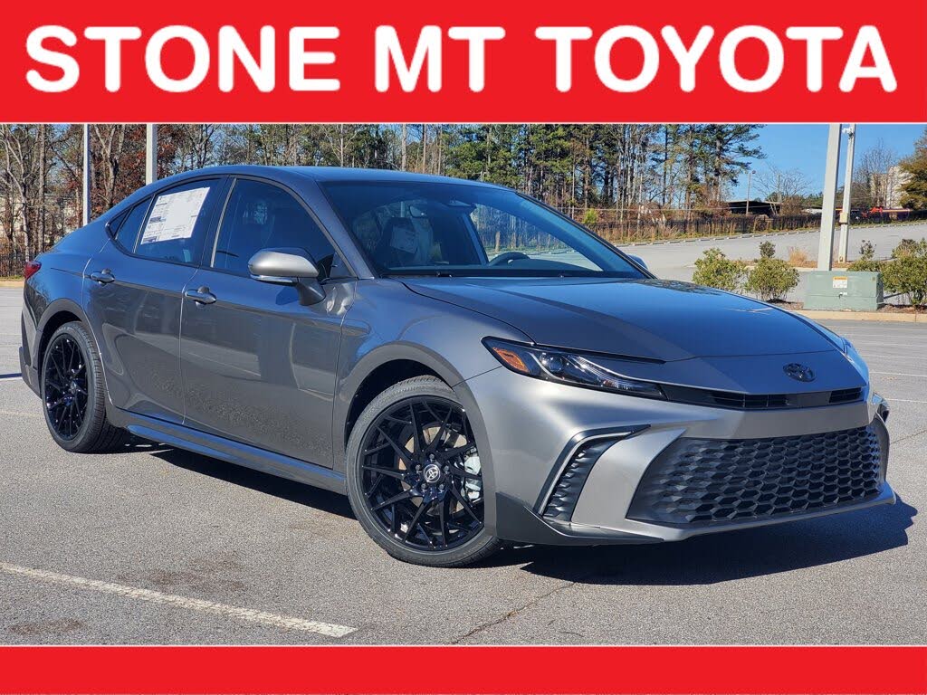 2026 Toyota Camry SE FWD