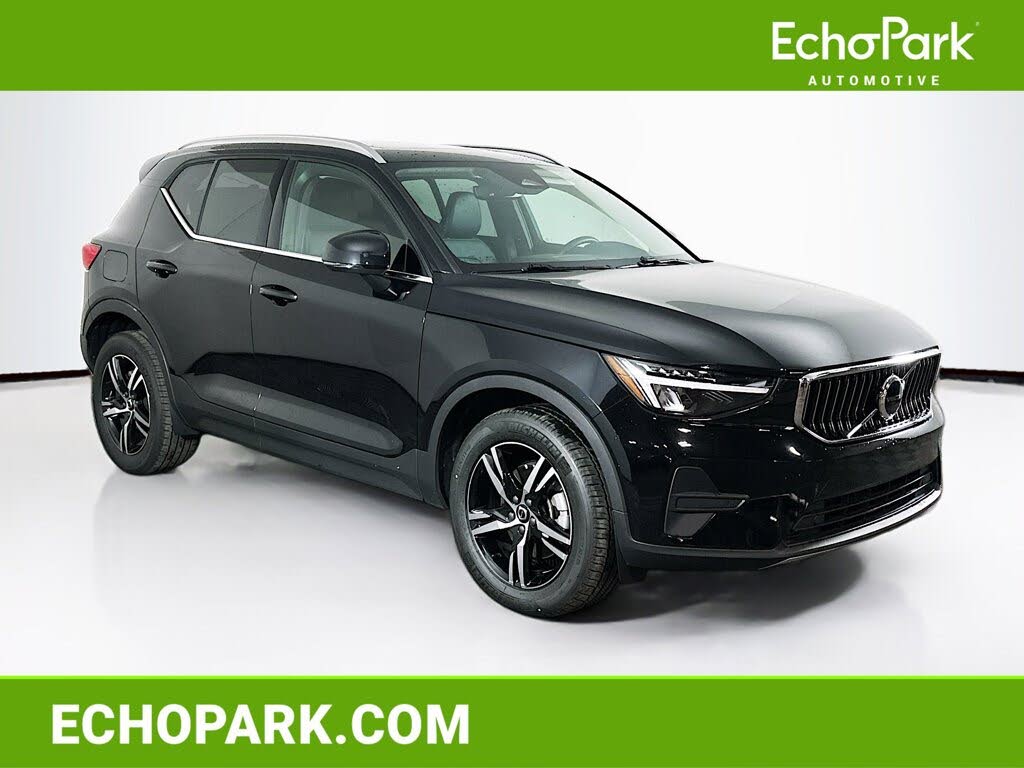 2025 Volvo XC40 B5 Core Bright Theme AWD
