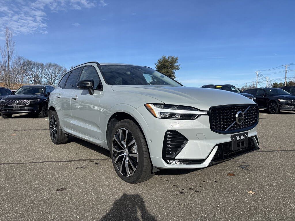 2025 Volvo XC60 B5 Plus Dark Theme AWD