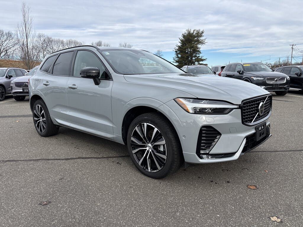 2025 Volvo XC60 B5 Plus Dark Theme AWD