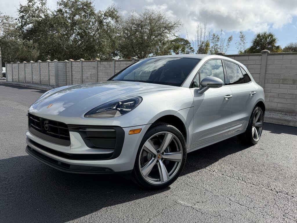 2026 Porsche Macan AWD