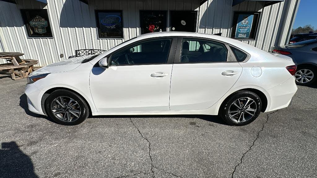 2024 Kia Forte LXS FWD